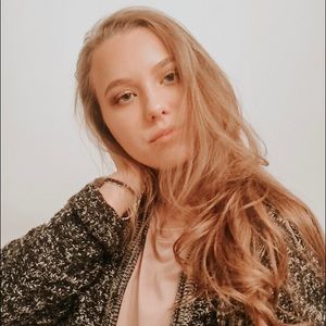 Meet your Posher, Abigail